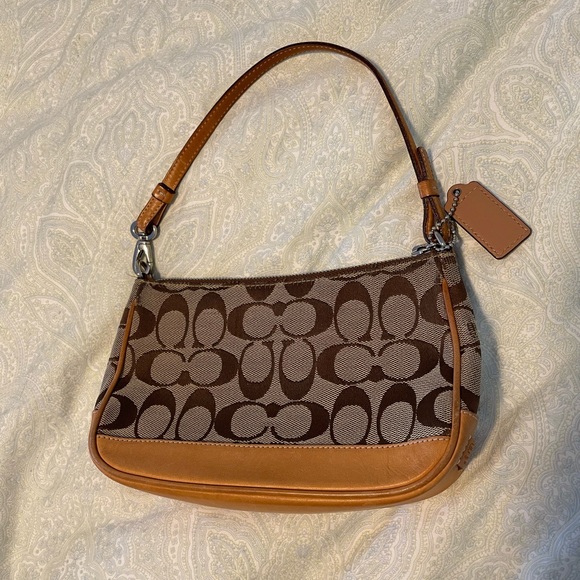 Coach Handbags - VINTAGE Coach Signature Demi purse